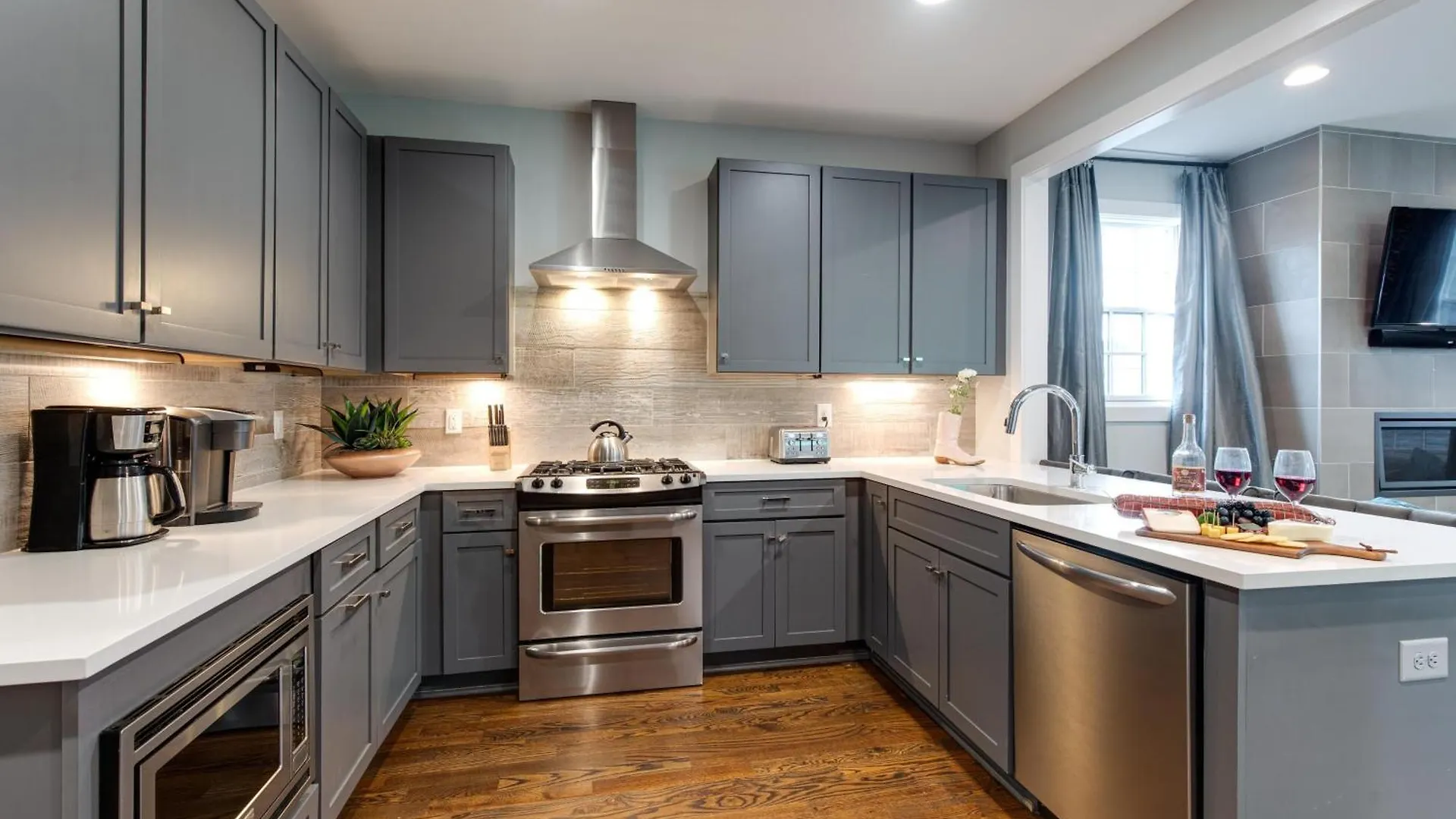 Holiday home Melodic Skyline - Rooftop Views - 5 Mins To Broadway Nashville United States