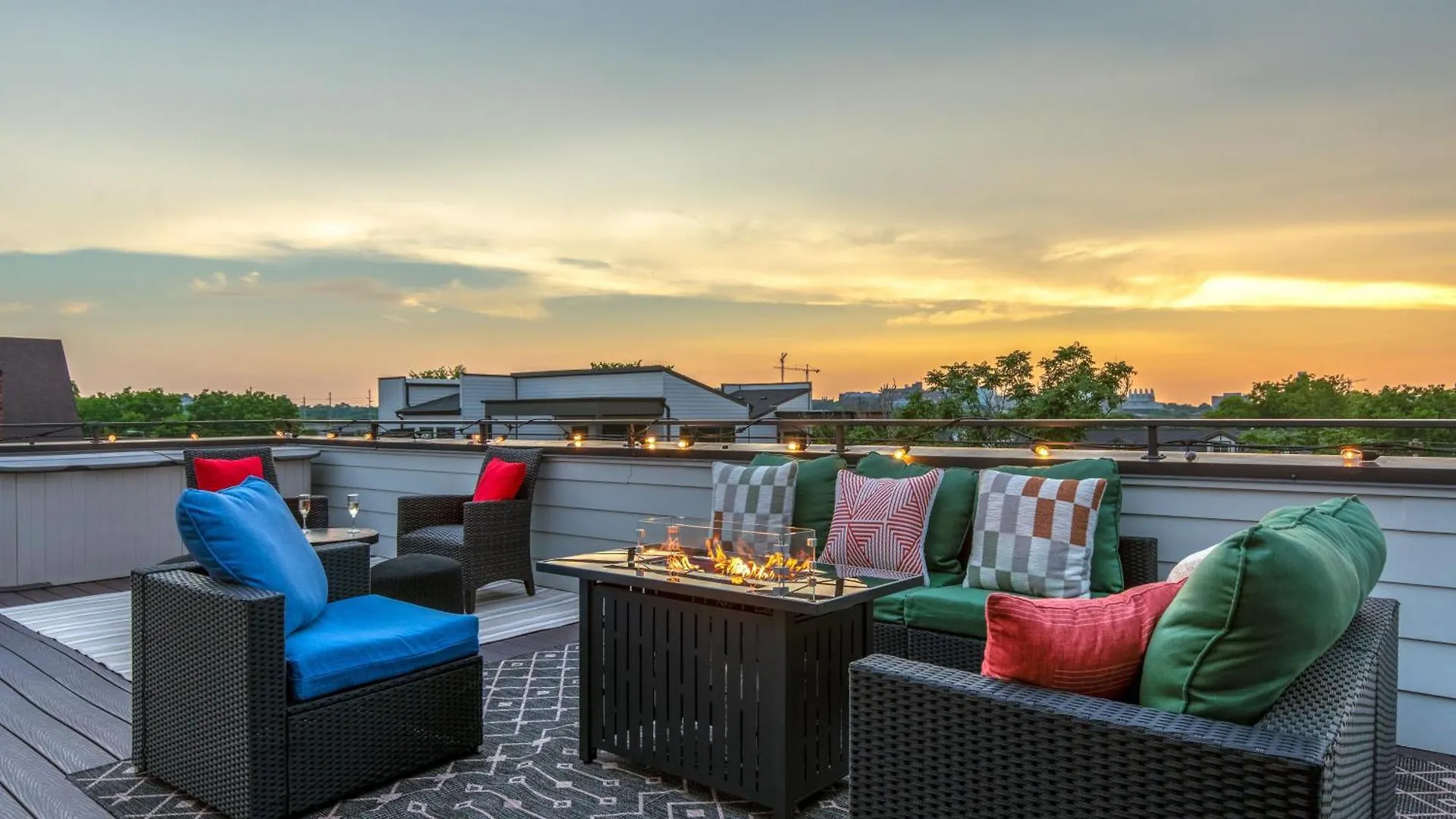 Holiday home Melodic Skyline - Rooftop Views - 5 Mins To Broadway Nashville United States